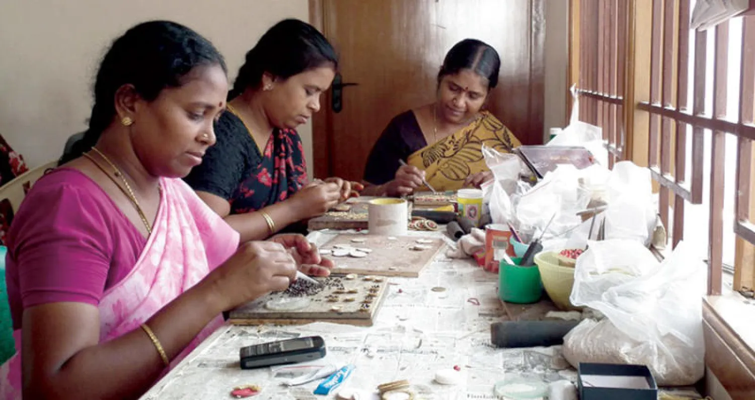 نساء يعملن في شركة «جانغل - جولز»