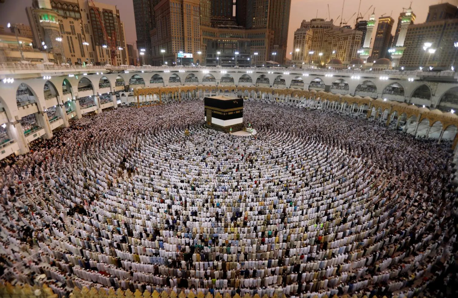 Muslims pray at the Grand mosque ahead of the annual Hajj pilgrimage in Makkah, Saudi Arabia August 29, 2017. REUTERS/Suhaib Salem