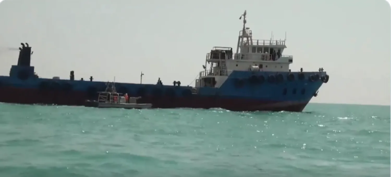 صورة من فيديو بثه التلفزيون الإيراني للناقلة المحتجزة في مياه الخليج 