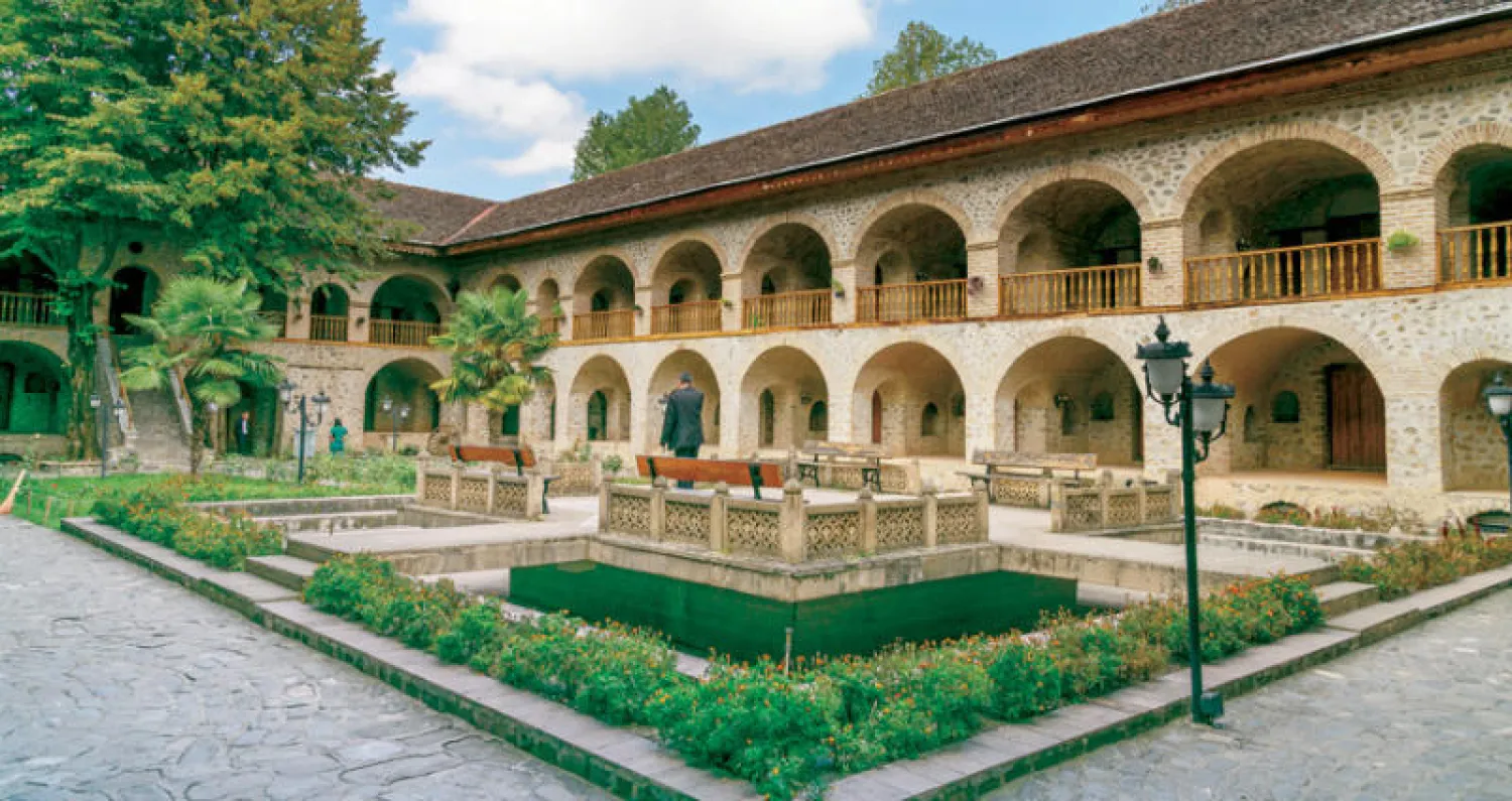 اليونيسكو تضم «قصر الملوك» في مدينة شيكي الأذرية إلى قائمتها لمواقع التراث العالمي