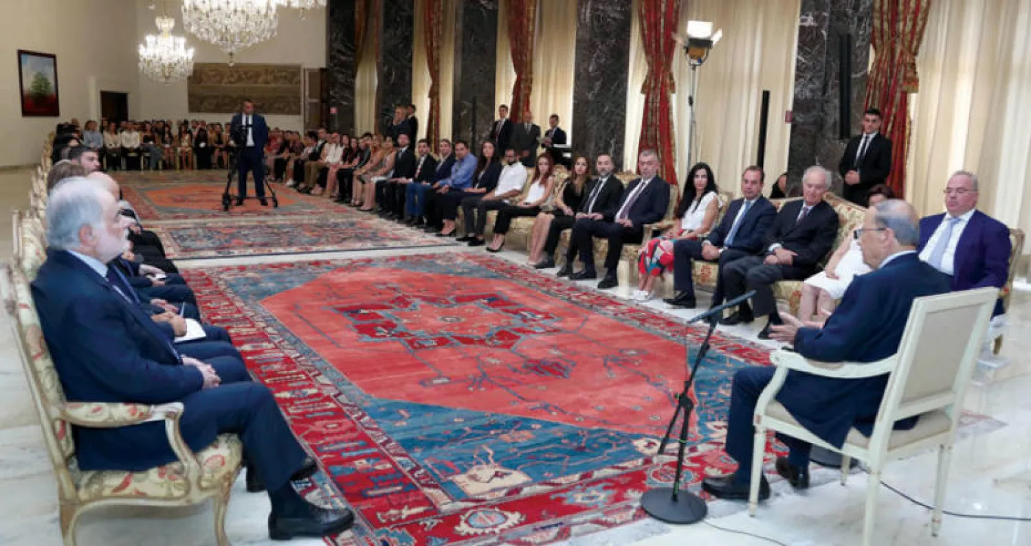 الرئيس ميشال عون خلال استقباله أمس وفد «المؤسسة المارونية للانتشار» (دالاتي ونهرا)