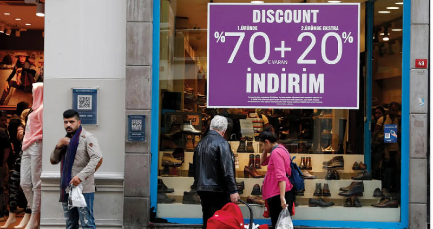 أظهرت الأرقام الرسمية التركية أن التضخم عاد إلى مساره الصعودي مجدداً الشهر الماضي (رويترز)