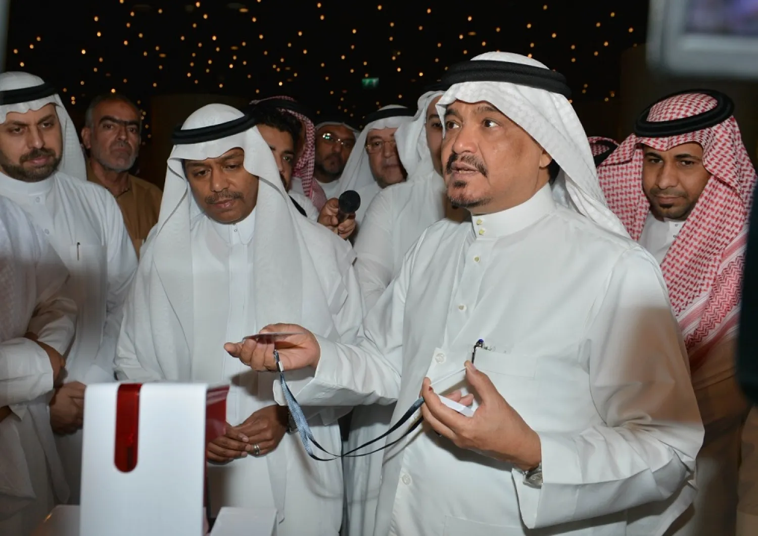Saudi Hajj and Umrah Minister Mohammed Benten launches several modern services for the Hajj. (SPA)