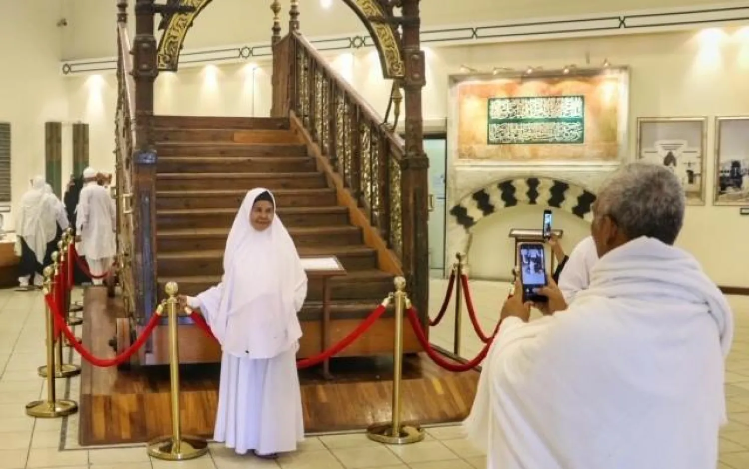 حجاج يزورون معالم بالمشاعر المقدسة ويبدون إعجابهم بالخدمات