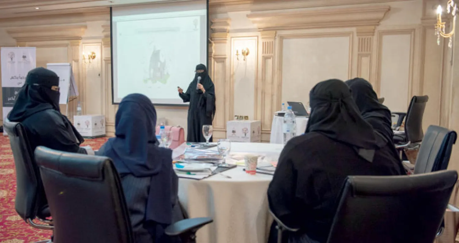 جانب من ورشات العمل التي نفذتها «مسك الخيرية» لتأهيل المتطوعين في برنامج «مشاعر» (الشرق الأوسط)