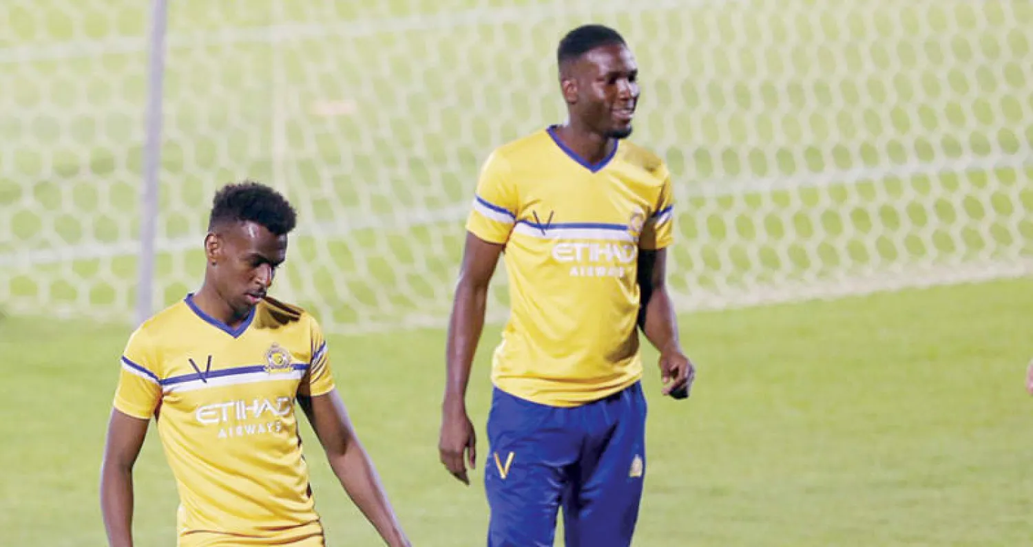 لاعبو النصر خلال استعداداتهم لمواجهة الوحدة الإماراتي (الشرق الأوسط)