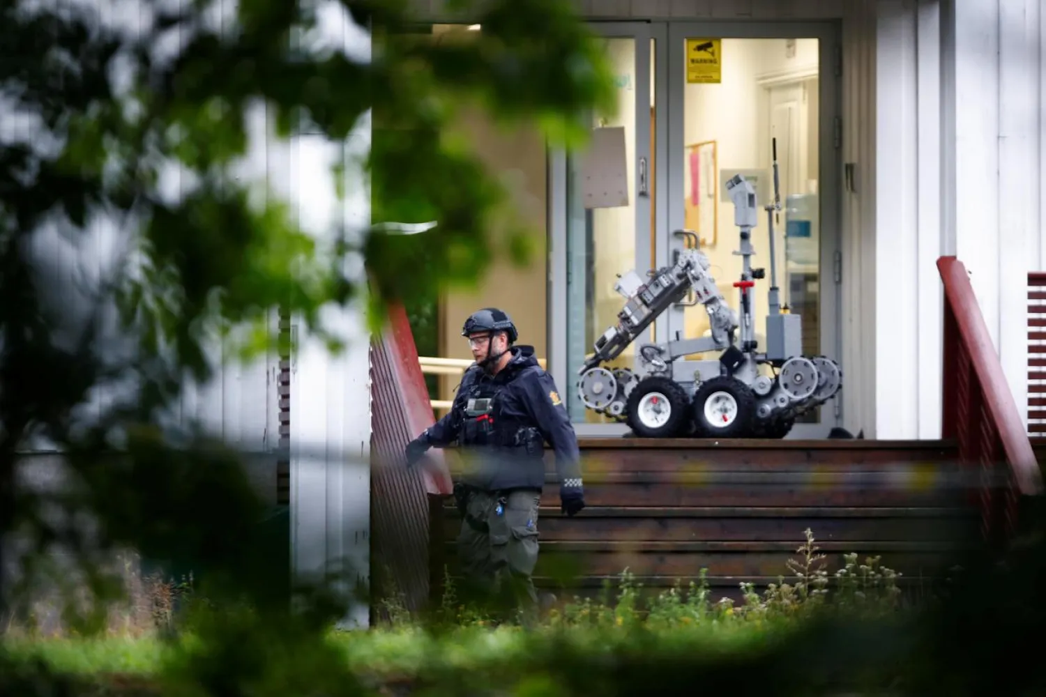 A man is seen near the site after a shooting in al-Noor Islamic center mosque, near Oslo, Norway August 10, 2019. NTB Scanpix/Terje Pedersen via REUTERS
