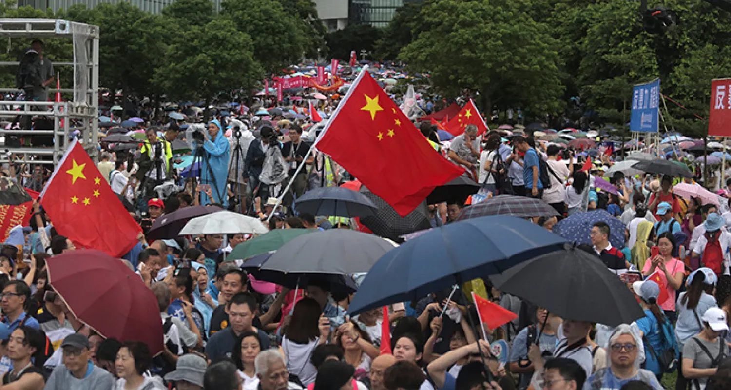 Hong Konglular bir kez daha sokaklara döküldü