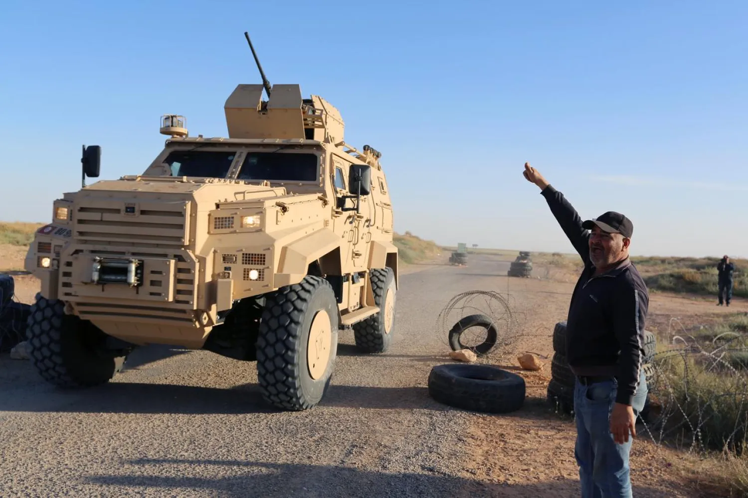 Soldiers patrol near the Libyan border, at the town of Ben Guerdane, Tunisia, March 19, 2018. (Reuters)