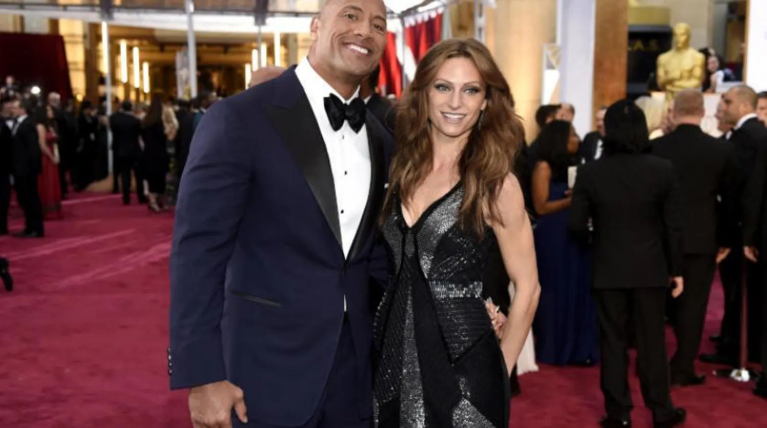 'The Rock' lakaplı oyuncu Dwayne Johnson ve Lauren Hashian (AP)