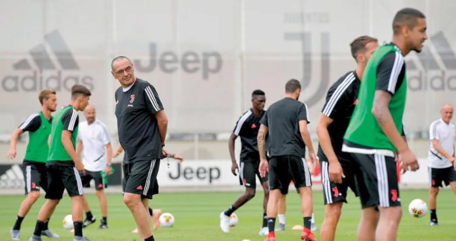 ساري يراقب تدريبات يوفنتوس وهو يعلم أن لقب الدوري ربما لا يكفي لإسعاد جماهير ناديه