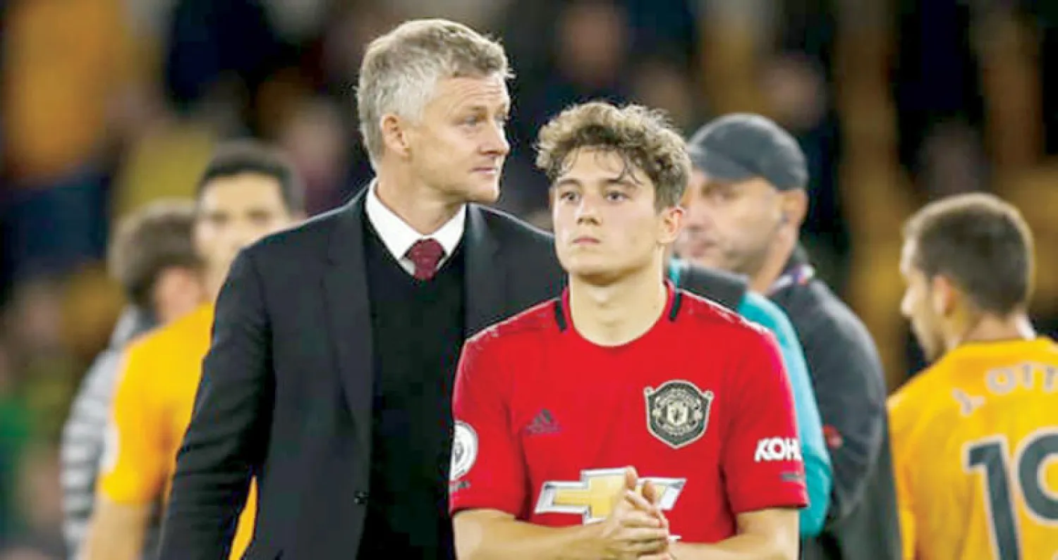 سولسكاير ودانيال جيمس (21 عاماً) أحد اللاعبين الشباب الذين يعتمد عليهم المدرب النرويجي