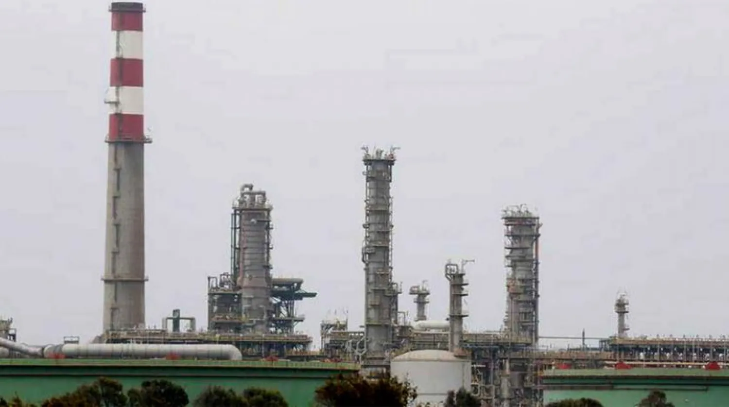 A general view shows the Samir oil refinery in Mohamadia, Morocco, April 28, 2018. Image for illustrative purposes. REUTERS/Youssef Boudlal