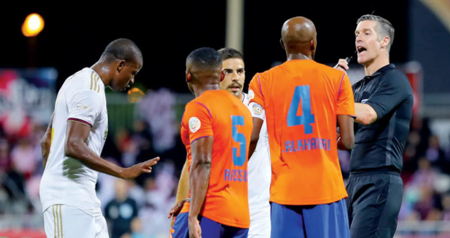 الانتقادات ضد الحكام الأجانب بدأت بقوة مع انطلاقة الدوري (تصوير: علي الظاهري)