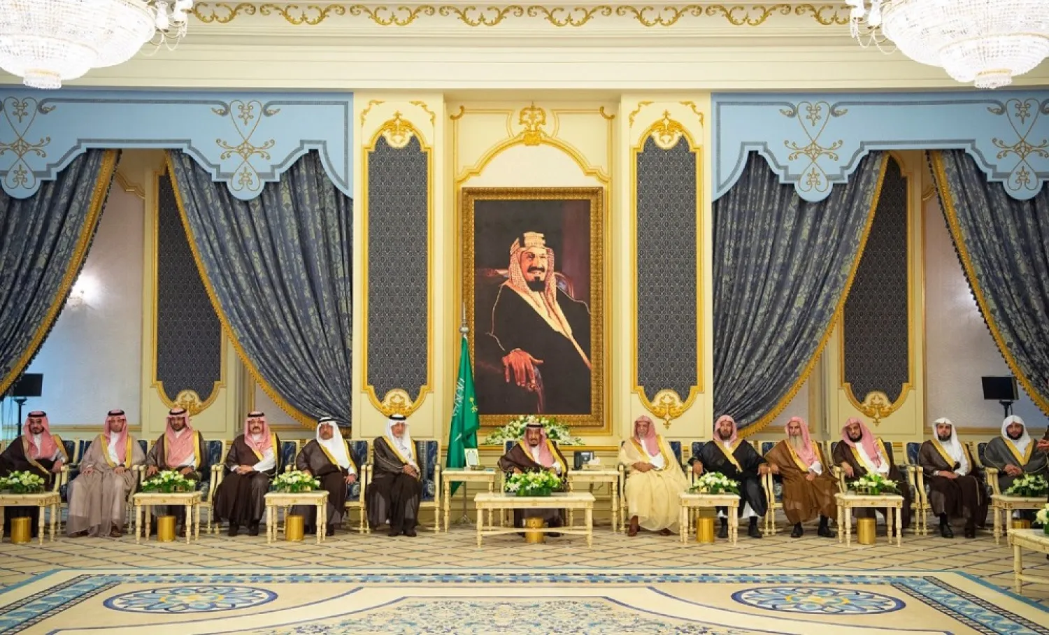 Custodian of the Two Holy Mosques King Salman bin Abdulaziz receives princes, scholars and a group of citizens in Jeddah. (SPA)