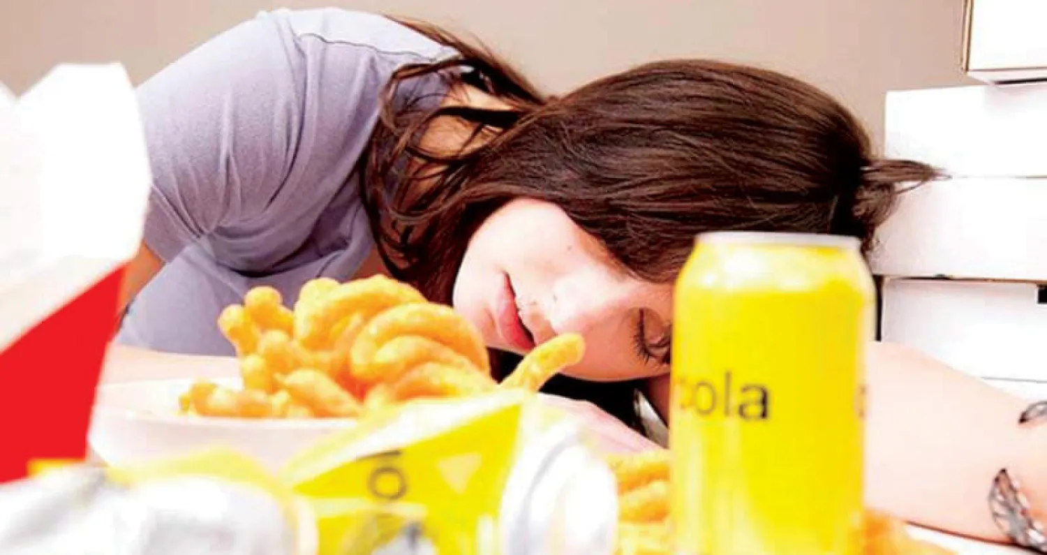 5 آليات للشعور بالنعاس بعد تناول الطعام