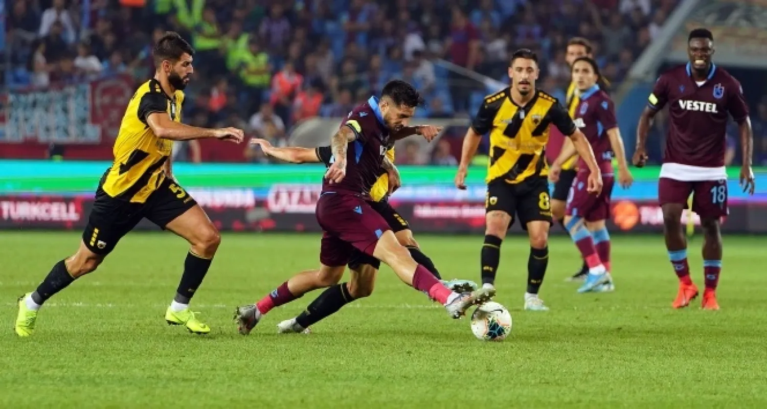 Temsilcimiz Trabzonspor UEFA Avrupa Ligi'nde tur atladı!