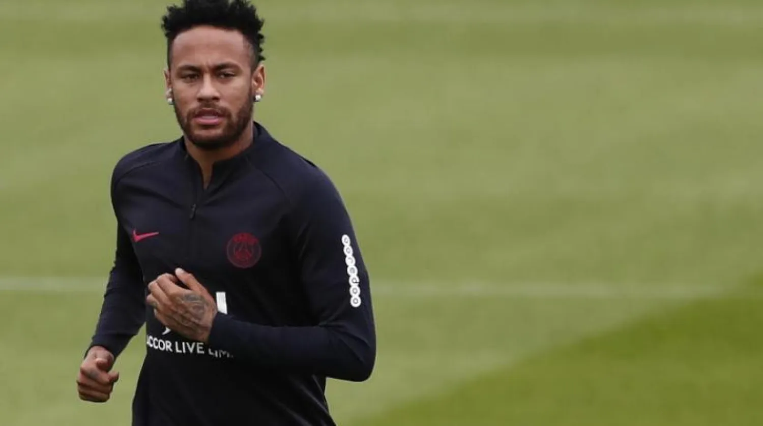 Brezilyalı futbolcu Neymar (EPA)