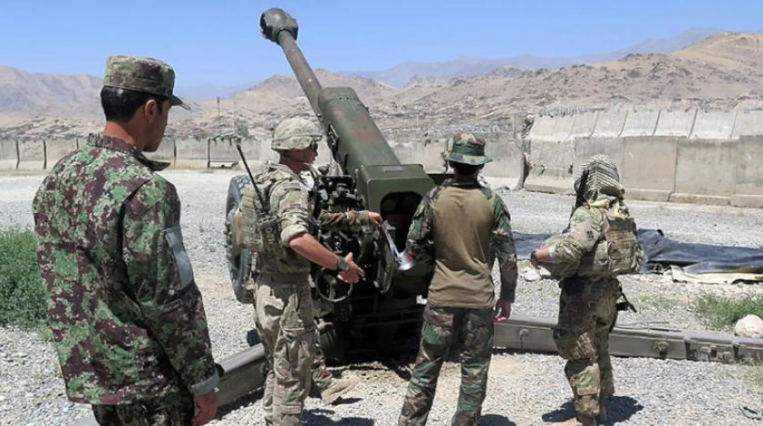 ABD askeri danışmanları, Meydan Vardak vilayetinde Afgan ulusal ordusu önderliğindeki mevzilerde Afganistan ordusu ile faaliyet gösteriyor (Reuters)