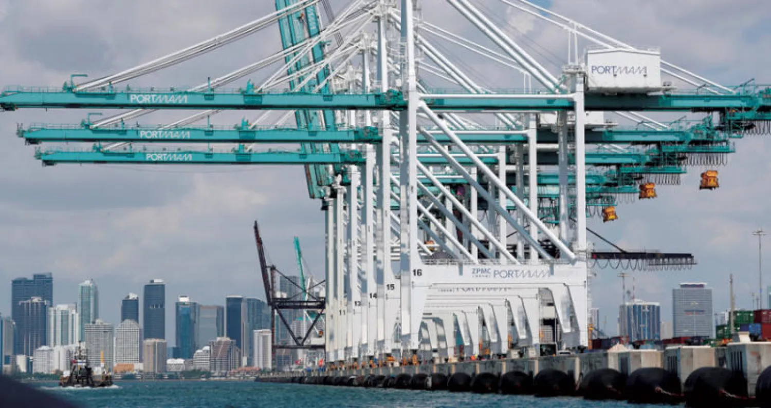 أظهرت بيانات وزارة التجارة الأميركية أمس اتساع فجوة التجارة مع الصين في يوليو رغم الحرب التجارية (أ.ب)