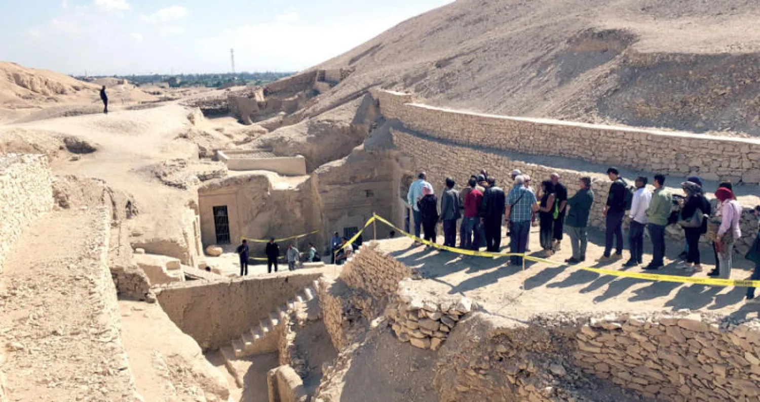 جبانة العساسيف بالأقصر تم اكتشاف قطع أثرية عديدة بها