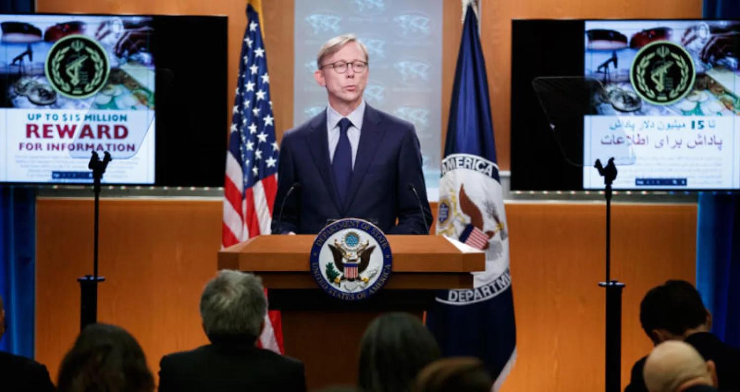 المبعوث الأميركي الخاص بإيران برايان هوك خلال مؤتمر صحافي لإعلان عن عقوبات جديدة على {الحرس الثوري} في واشنطن اليوم (إ.ب.أ)