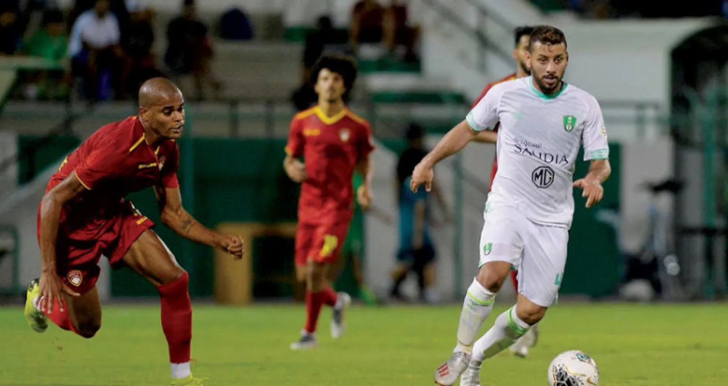 مصطفى بصاص خلال مشاركته في ودية ضمك الأخيرة (الشرق الأوسط)