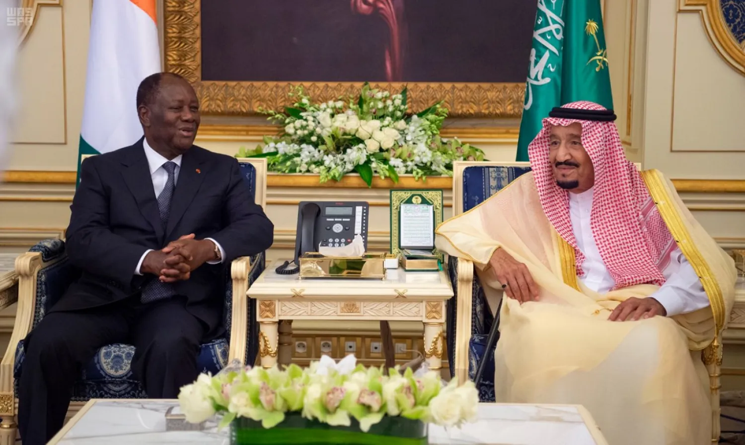 King Salman receives the president of the Ivory Coast. (SPA)