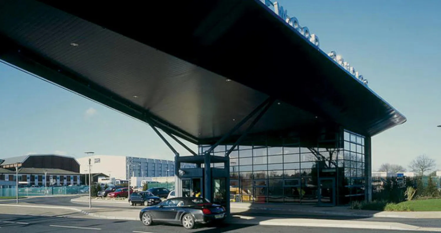 مجموعة بينوود في منطقة شبرتون غرب لندن (غيتي)