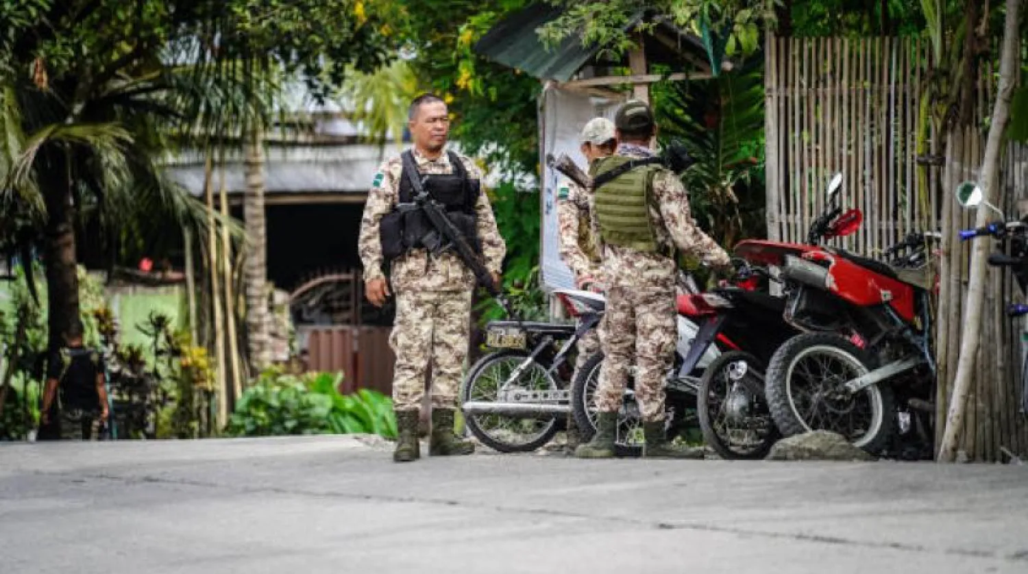 Mindanao adasında bulunan Sultan Kudarat’taki Filipin ordusu üyeleri (AFP)