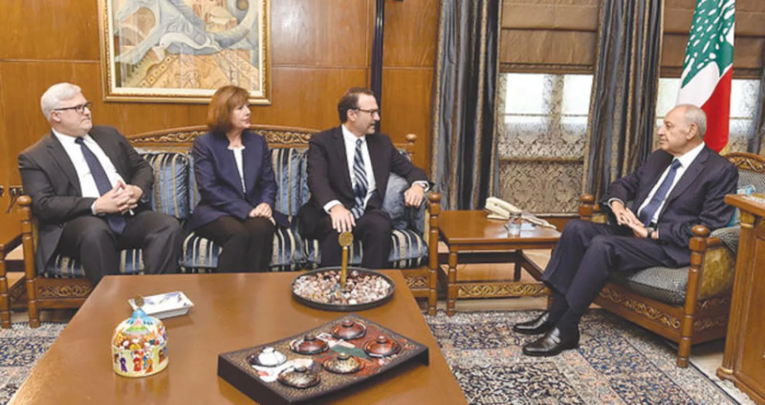 الرئيس نبيه بري خلال استقباله شينكر بحضور السفيرة الأميركية في بيروت إليزابيث ريتشارد ونائب مساعد وزير الخارجية لشؤون الشرق الأدنى جويل رايبرن (الوكالة الوطنية)