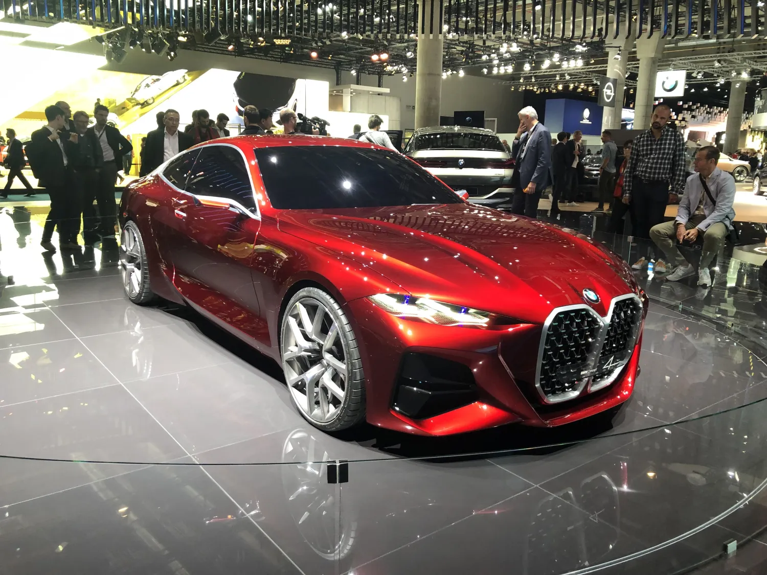 Dünyanın en büyük Otomobil Fuarı IAA Frankfurt'ta açıldı