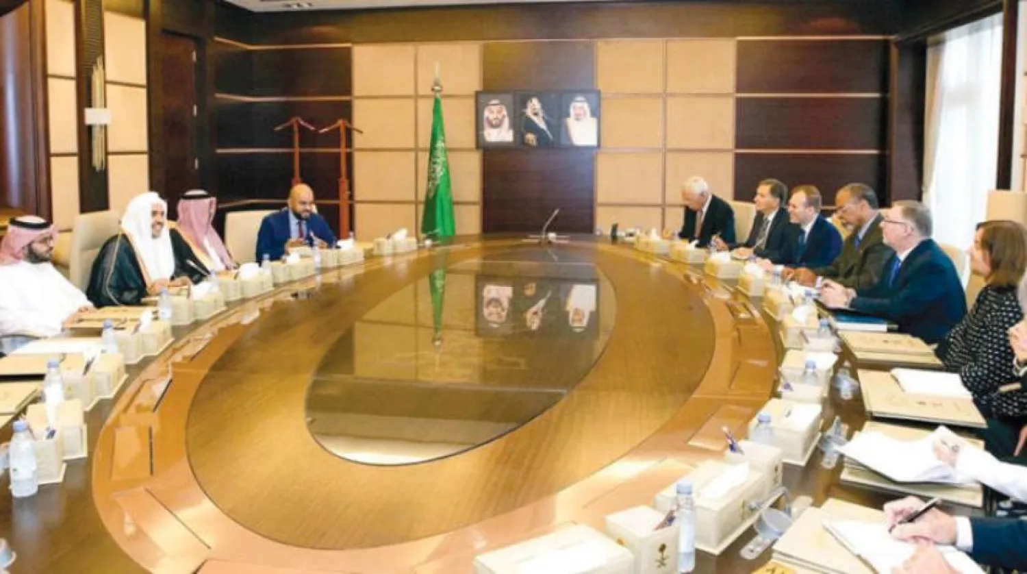 MWL Secretary General's meeting with the US Evangelical Delegation (Asharq Al-Awsat)