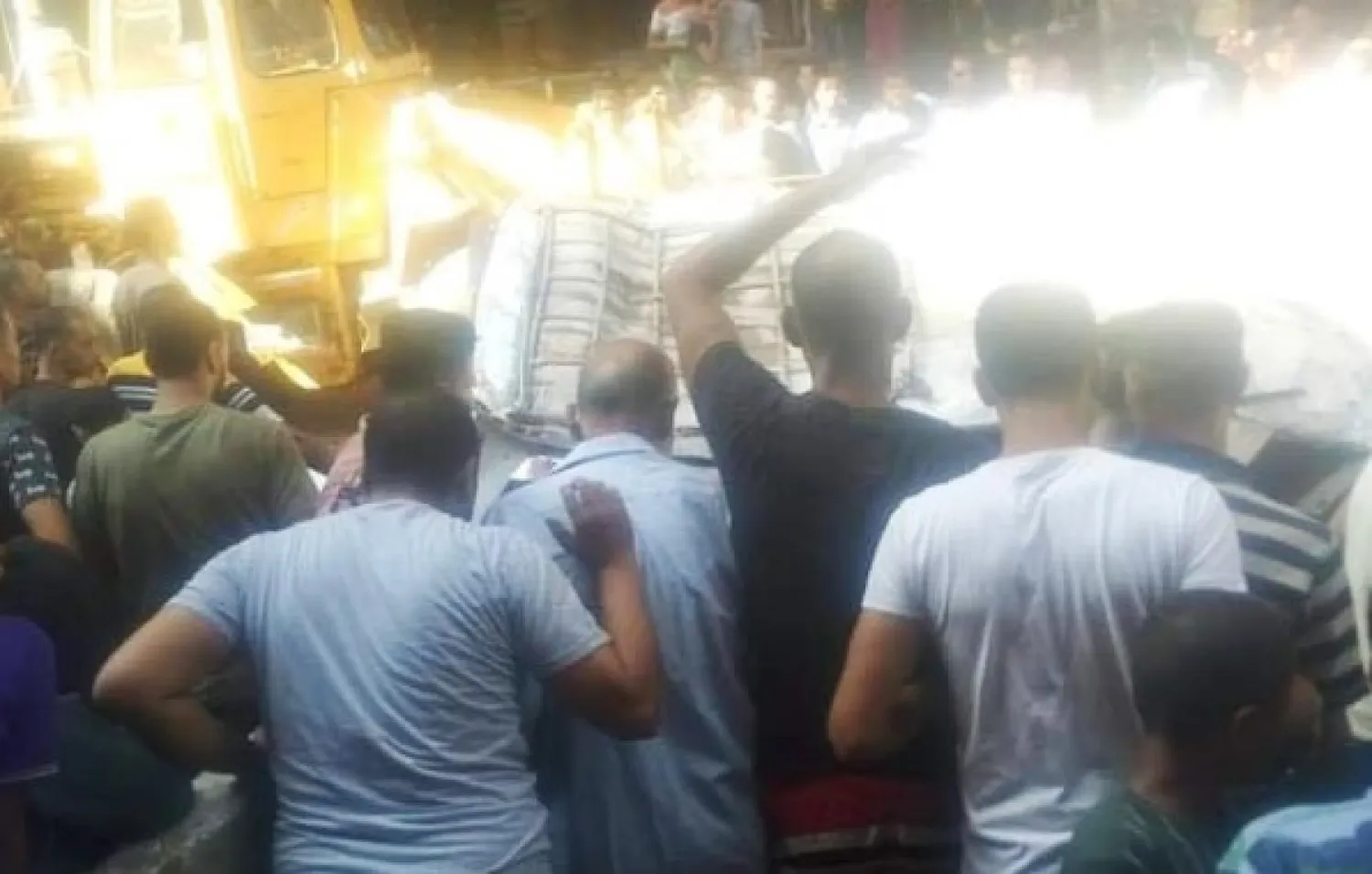 Mısır'da yolcu otobüsü köprüden düştü: 10 ölü