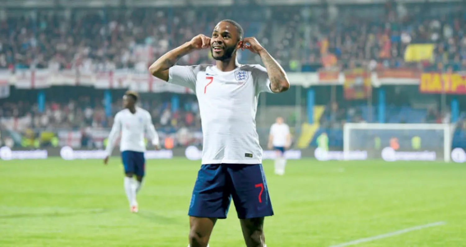 سترلينغ تعرض لهتافات عنصرية مسيئة في مونتينيغرو