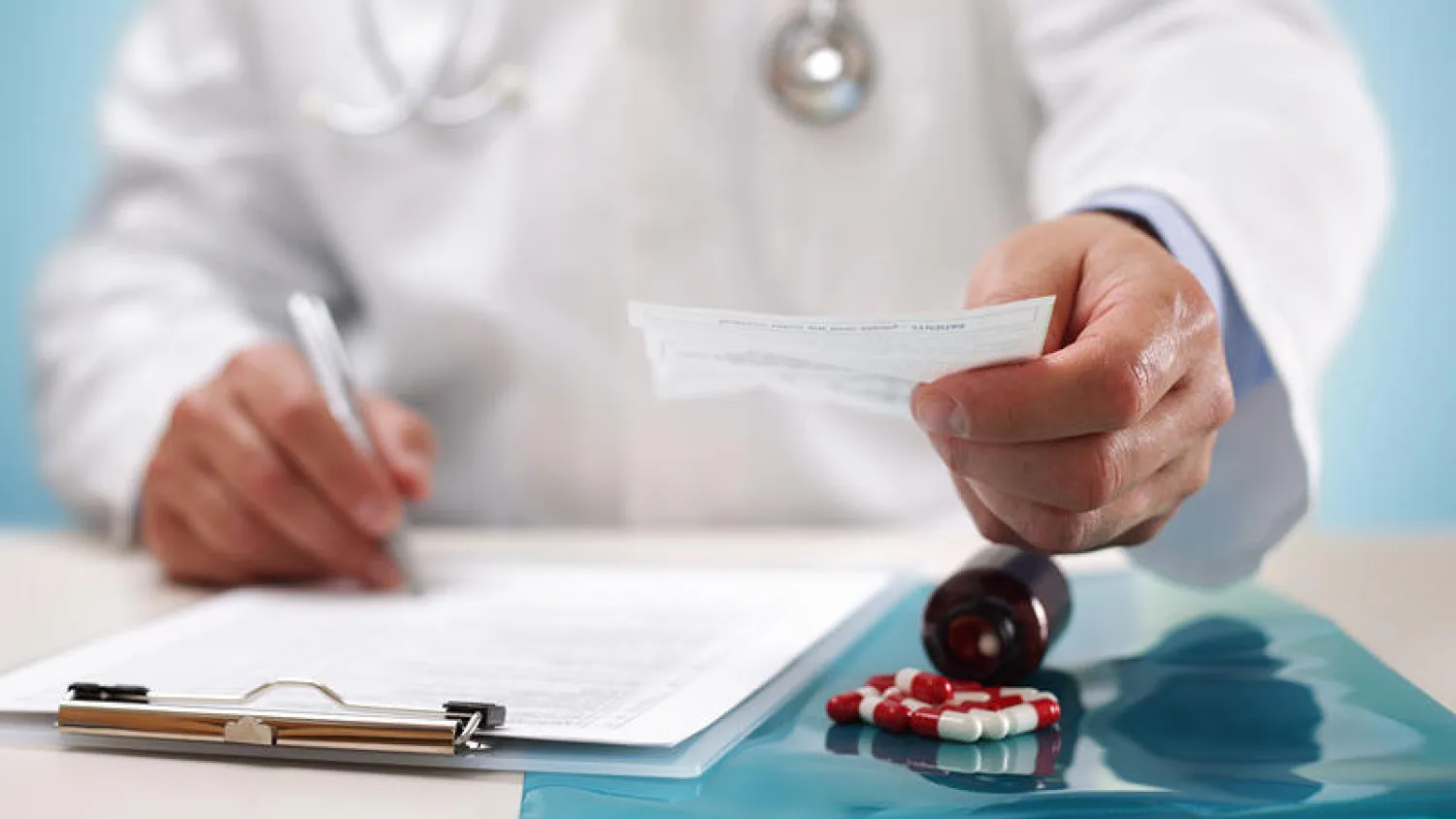 الأنف قد يقلل من وصف الأطباء للمضادات الحيوية للمرضى بنسبة 80 % (إ.ب.أ)