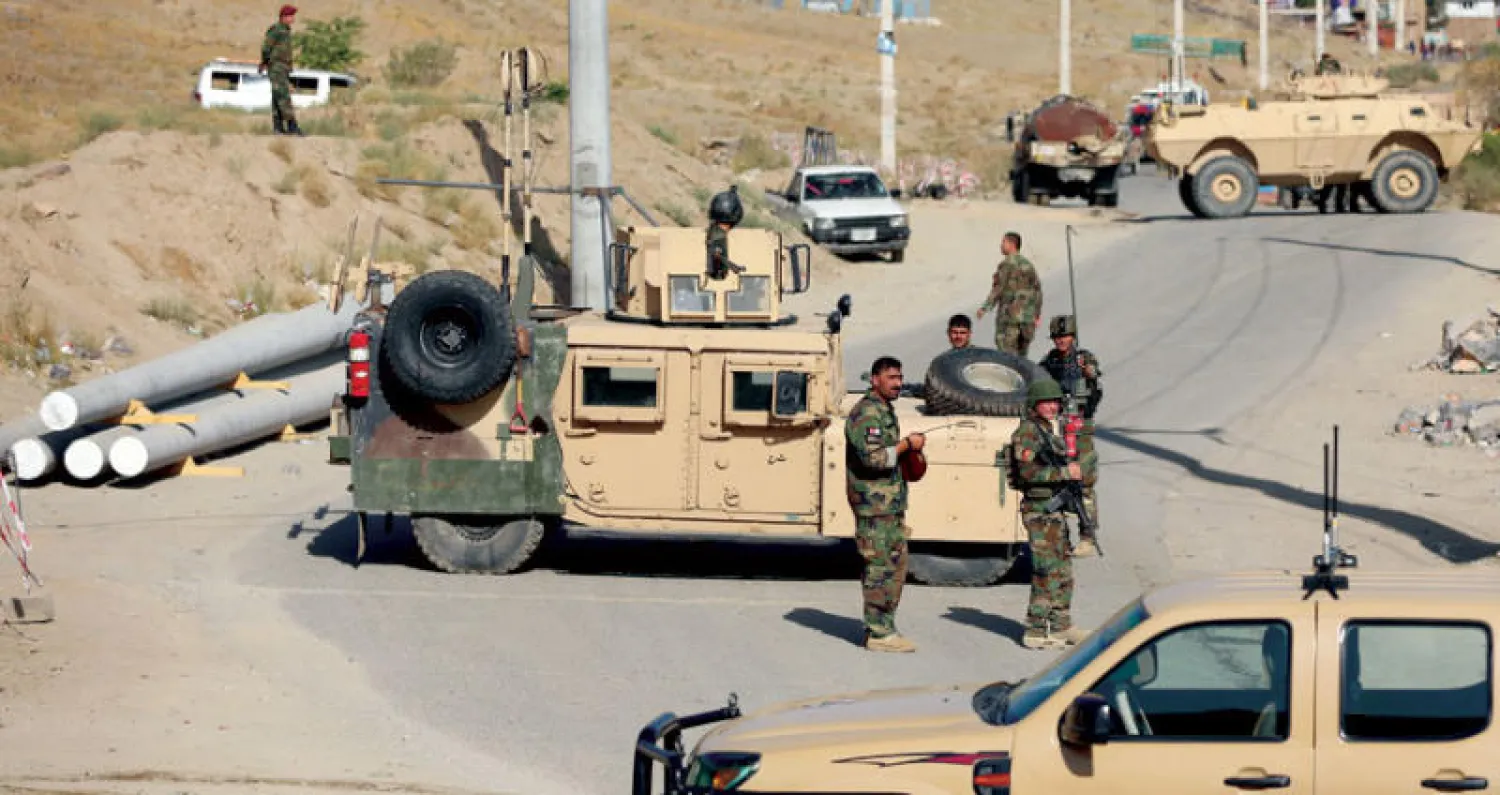 انتشار أمني وسط العاصمة كابل عقب هجوم انتحاري على مركز جنود العمليات الخاصة الخميس الماضي (إ.ب.أ)