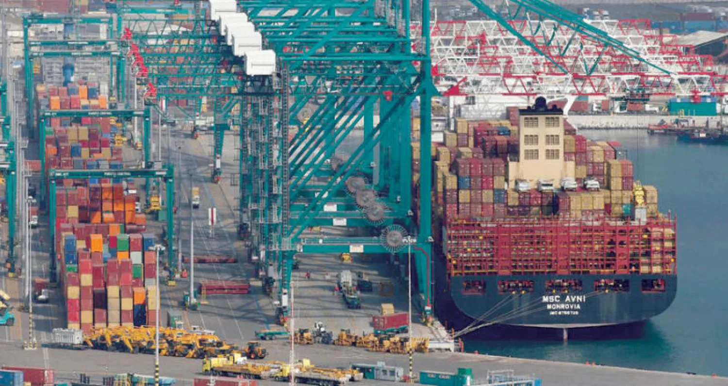 يرى صندوق النقد أن الاقتصاد العالمي تأثر بالتوترات التجارية لكنه يستبعد حدوث ركود واسع (رويترز)