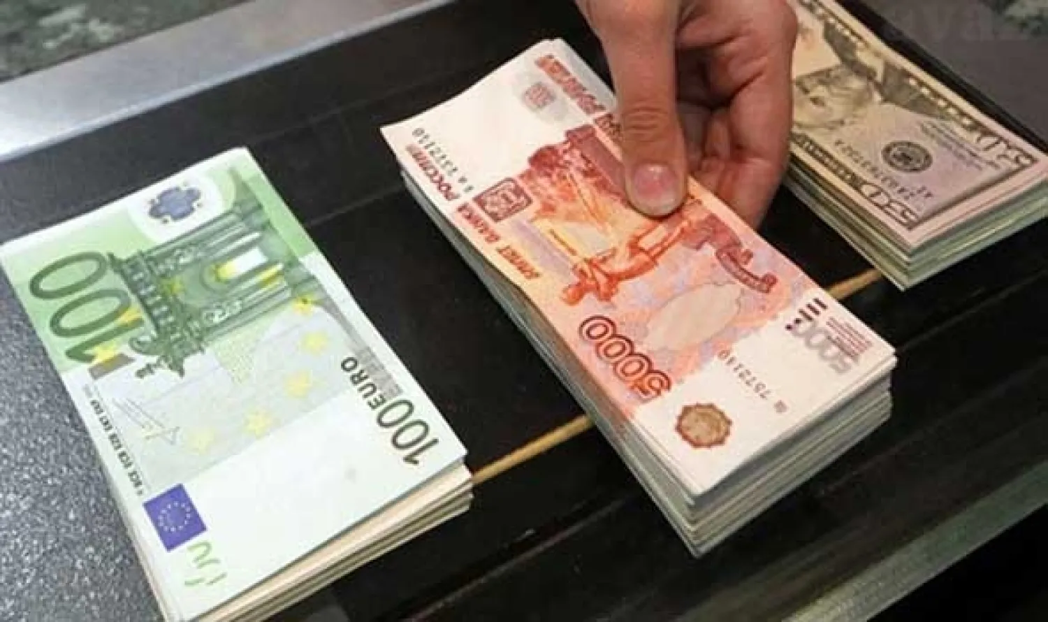 صعود الروبل والأسهم الروسية على أكتاف النفط