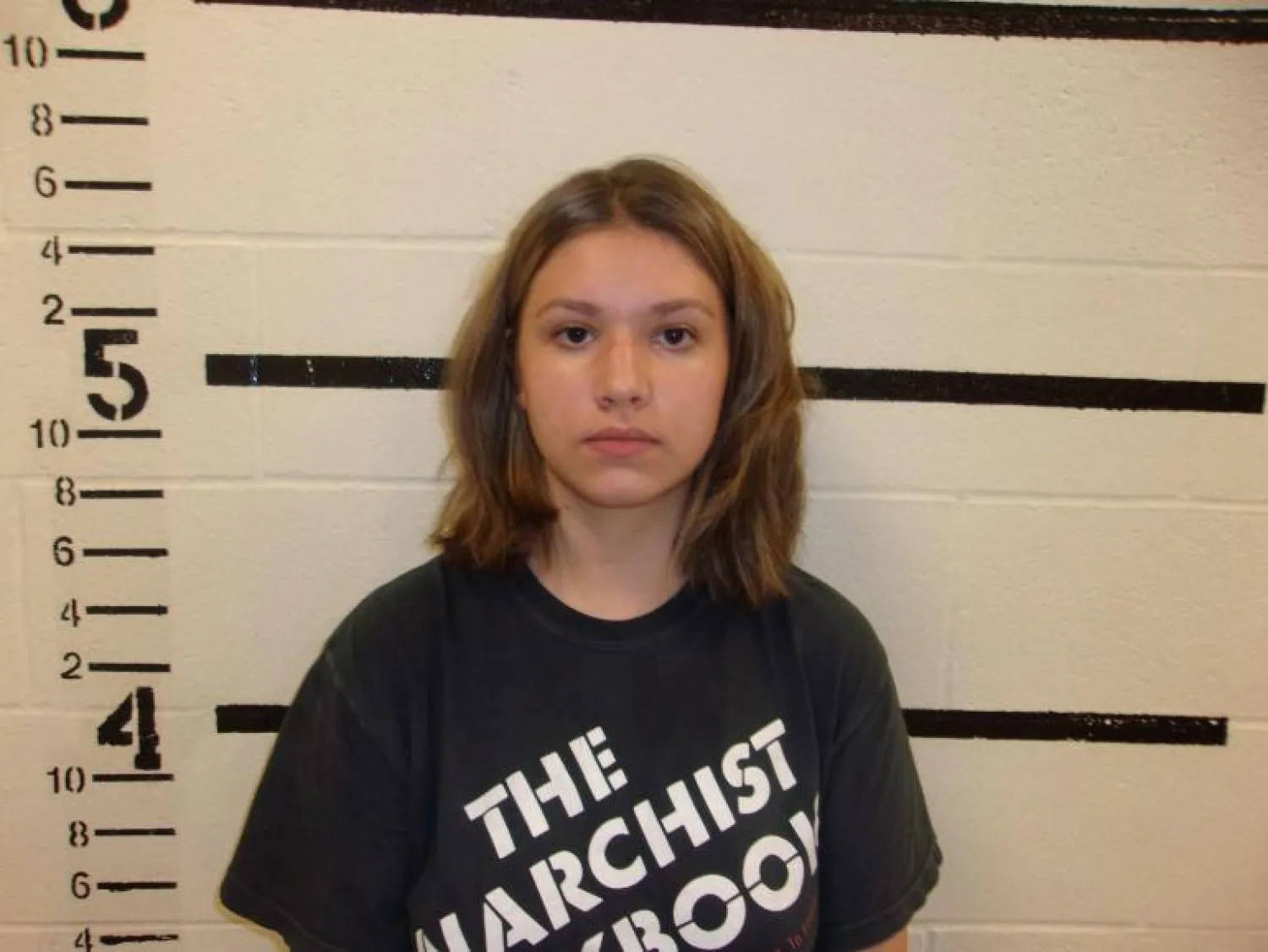 اعتقال فتاة أميركية خططت لقتل المئات في مدرستها السابقة