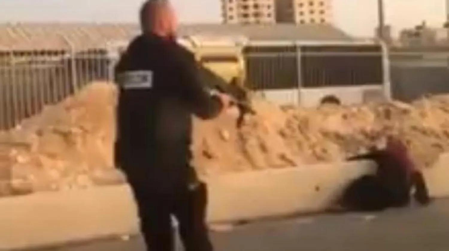 Israeli Police Shoot Palestinian Woman, Saying she Tried to Stab them 