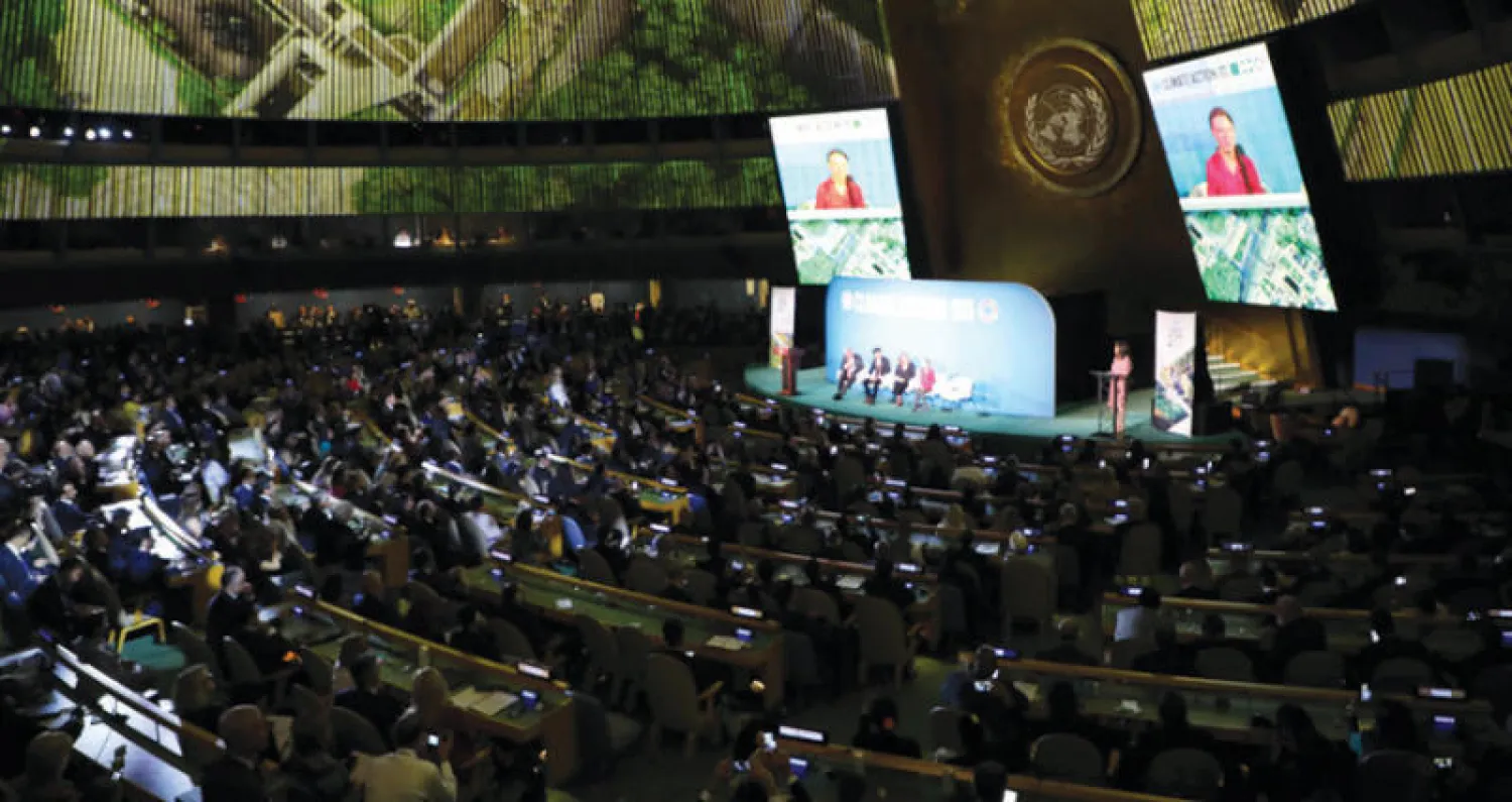 غريتا ثونبرغ تخاطب قادة العالم في قمة المناخ بالأمم المتحدة أمس (أ.ف.ب)