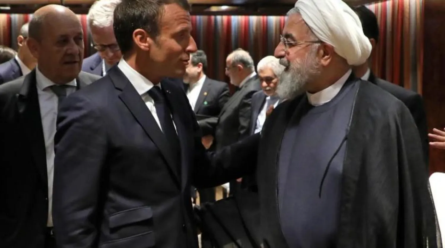 Fransa Cumhurbaşkanı Emmanuel Macron ve İran Cumhurbaşkanı Hasan Ruhani BM’deki görüşmede (AFP)