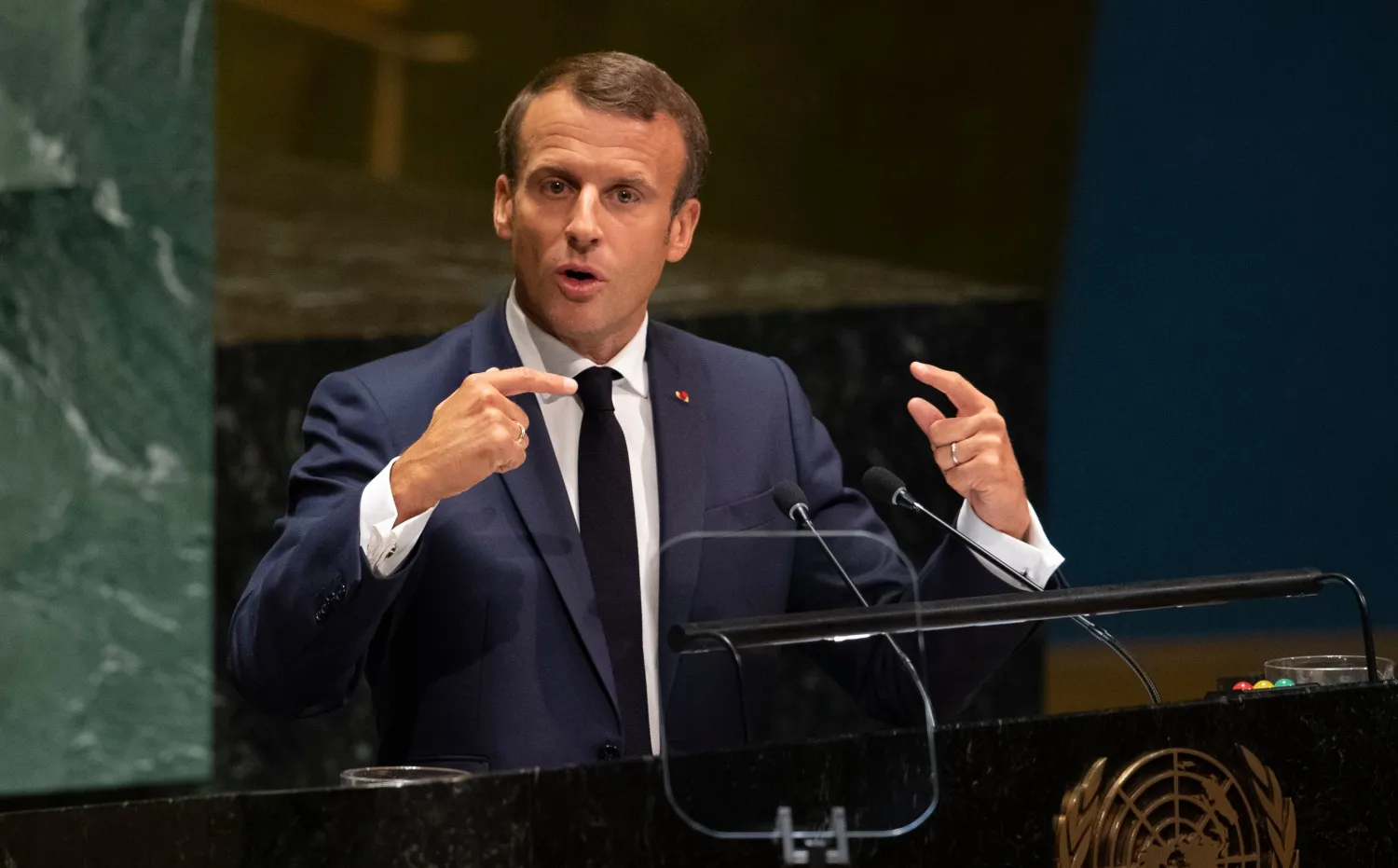 الرئيس الفرنسي إيمانويل ماكرون خلال كلمته أمام الجمعية العامة للأمم المتحدة (أ.ف.ب)