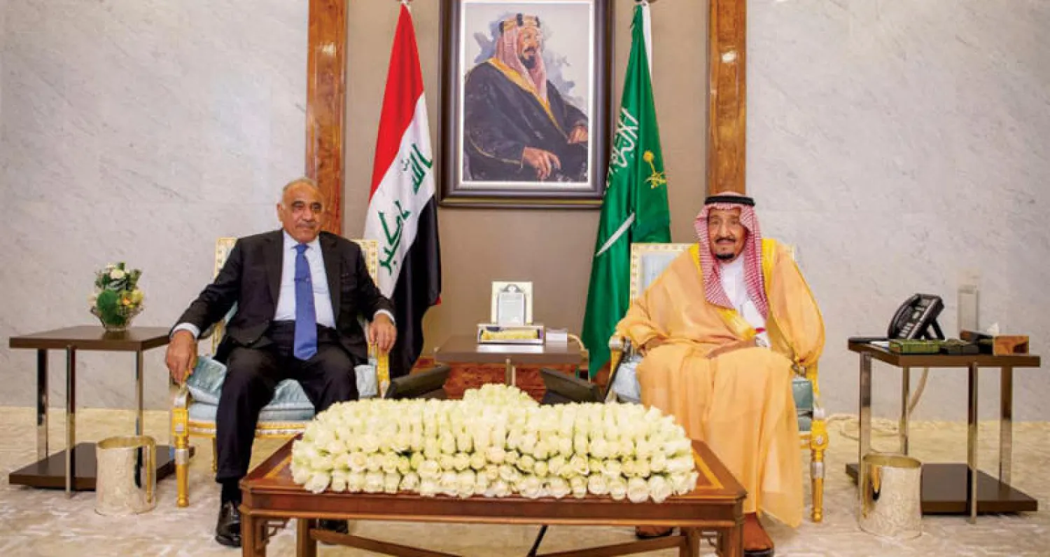 الملك سلمان بن عبد العزيز خلال جلسة المباحثات مع عبد المهدي في جدة أمس (واس)