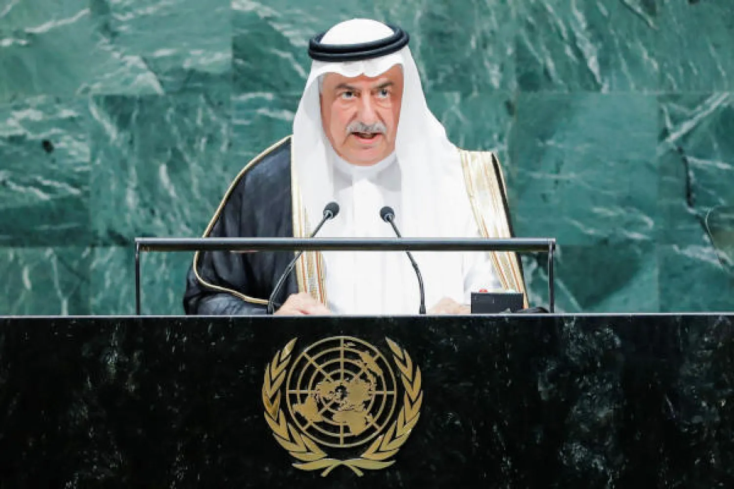 أكد وزير الخارجية السعودي أن بلاده لن تتوانى عن الدفاع عن مقدساتها وسيادتها (رويترز)