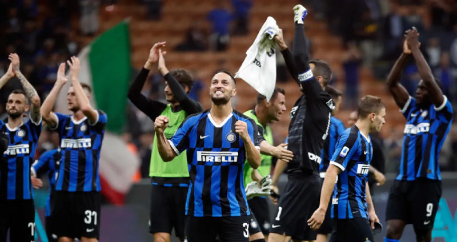 رأسية دي أمبروزيو (وسط) حققت الفوز للإنتر على لاتسيو الأربعاء الماضي (أ.ب)