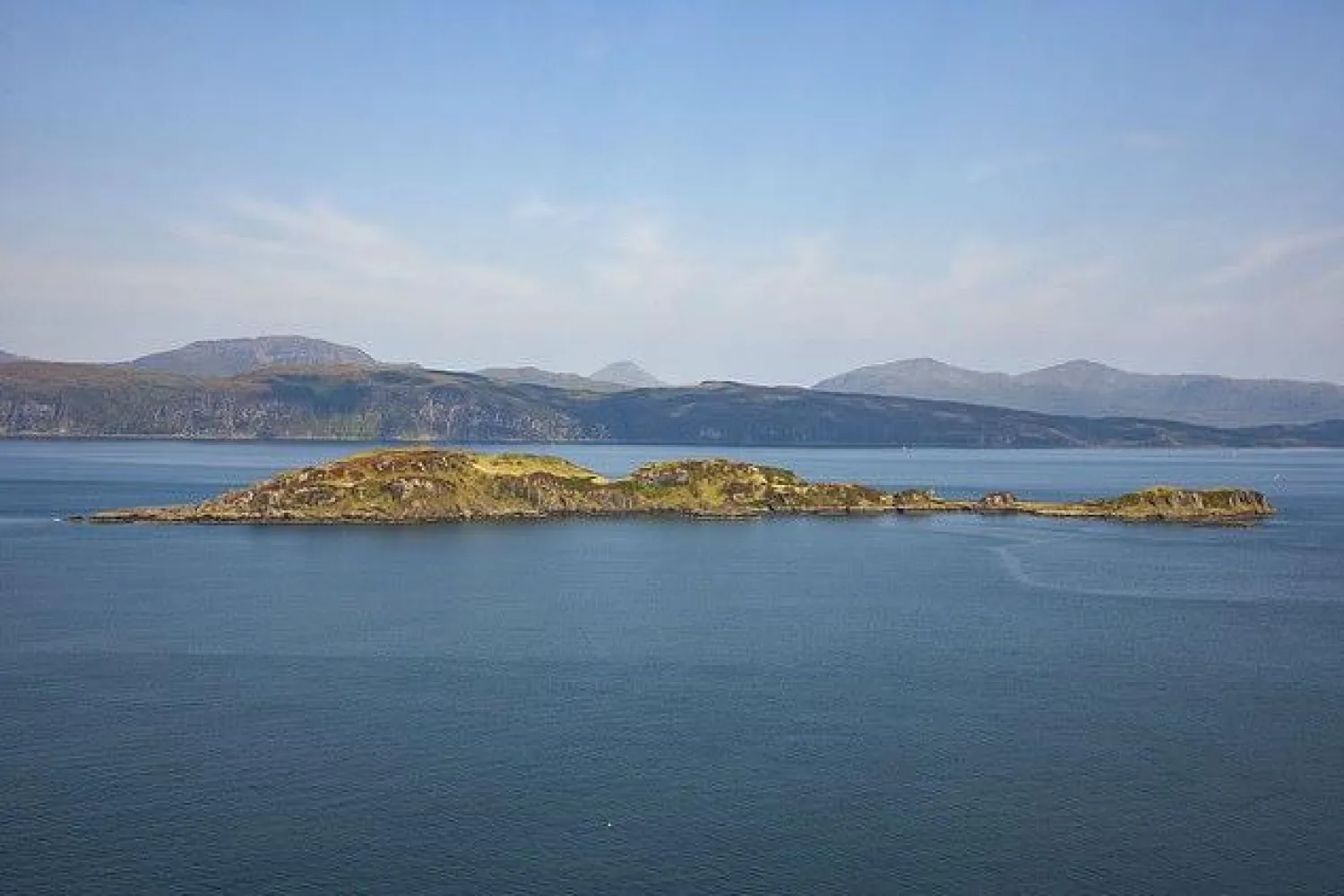 جزيرة إنش الاسكوتلندية (ديلي ميل)