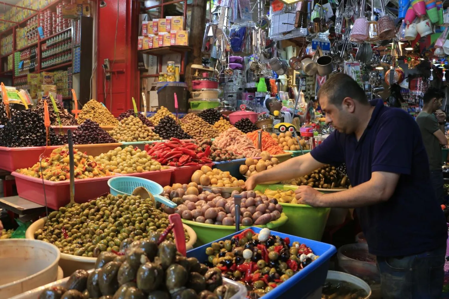 Gazze Şeridi’nin merkezinde yer alan bir halk pazarı (Independent Arabia)