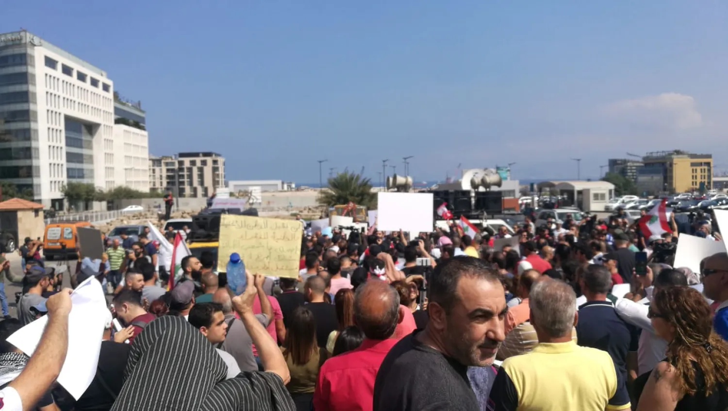 Lebanese protest in Beirut against the deteriorating economic crisis. (NNA)